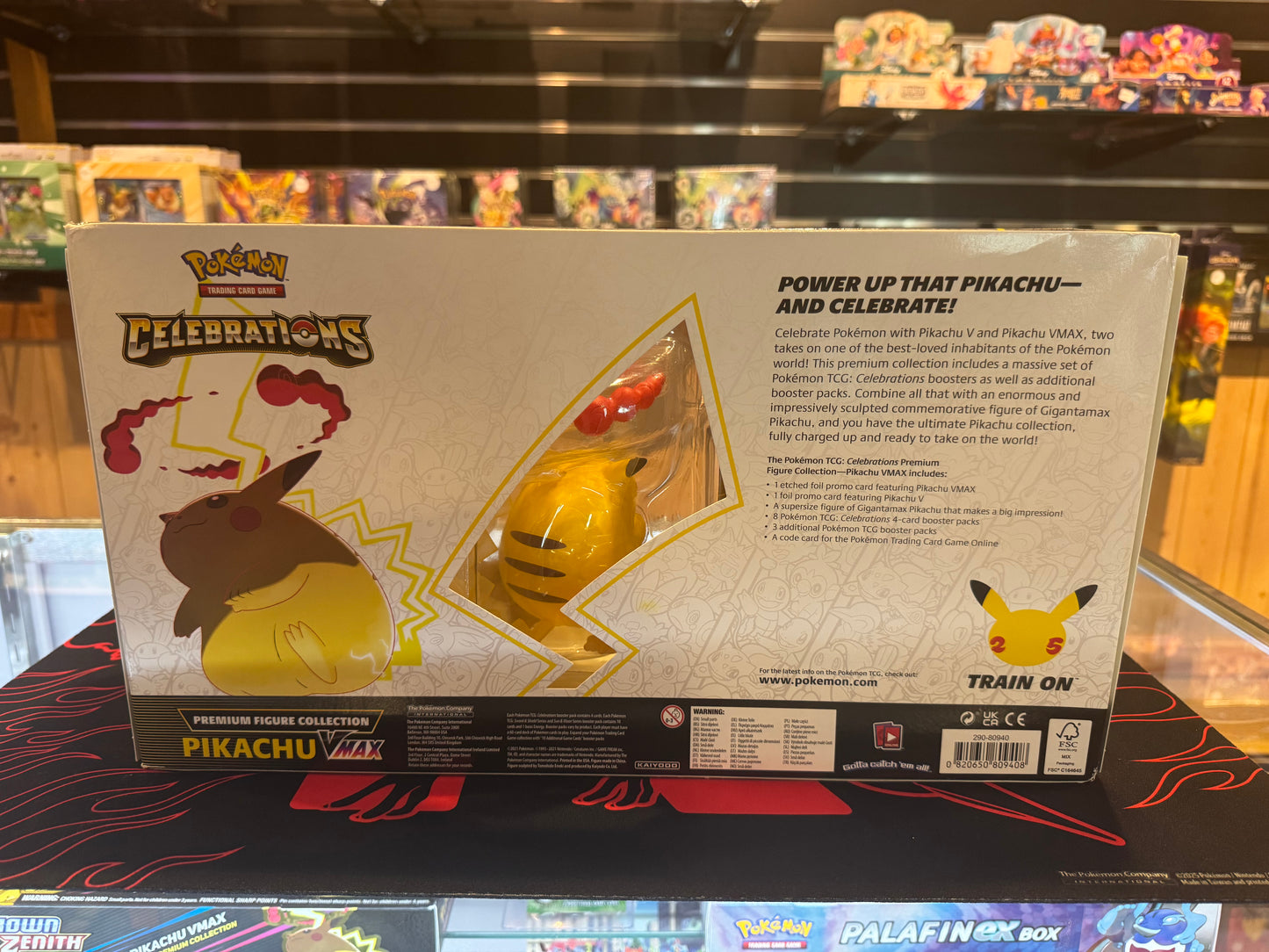 Pokémon TCG - Celebrations Pikachu Vmax Premium Figure Collection