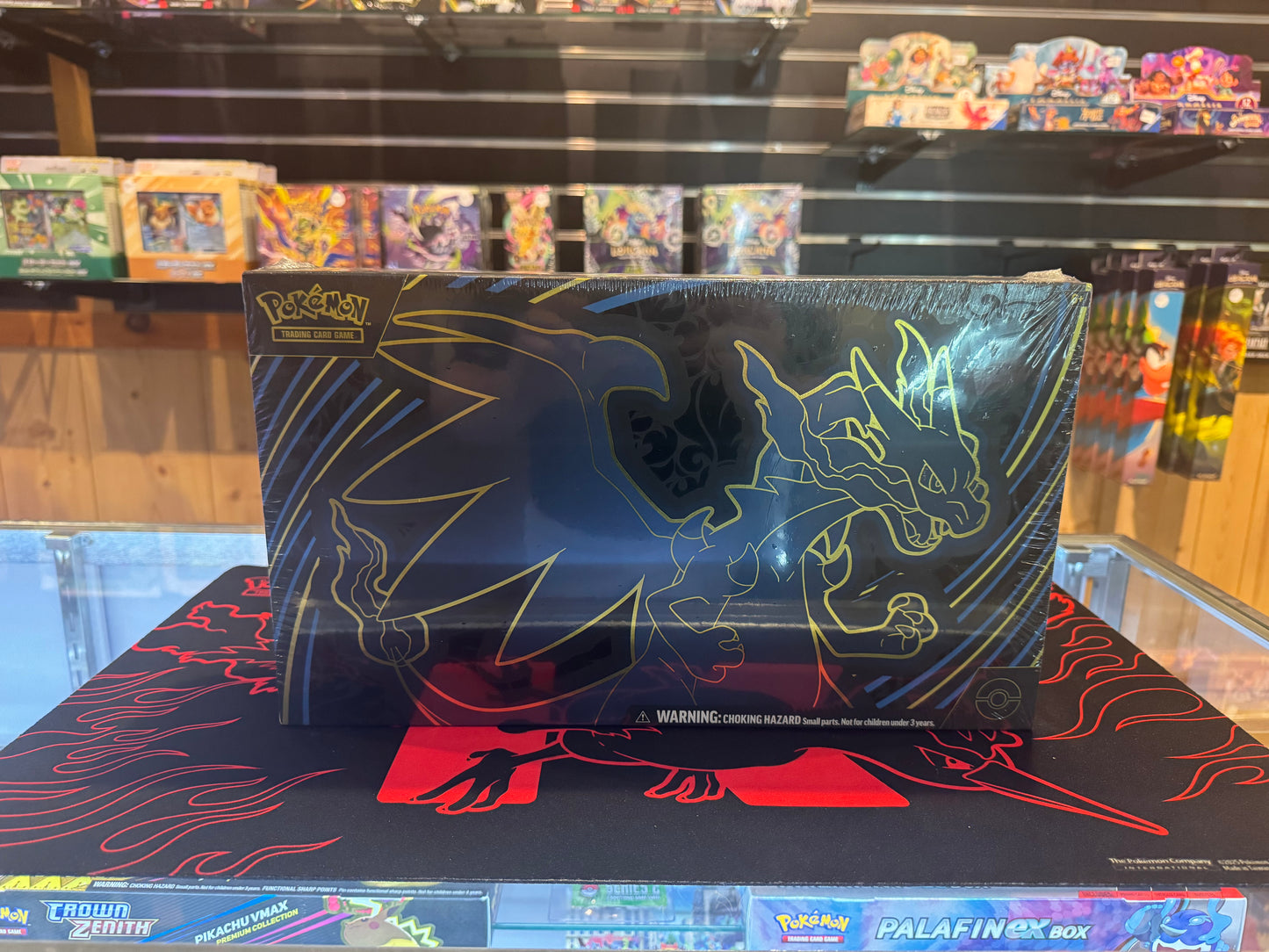 Pokémon TCG - Charizard X EX Ultra Premium Collection
