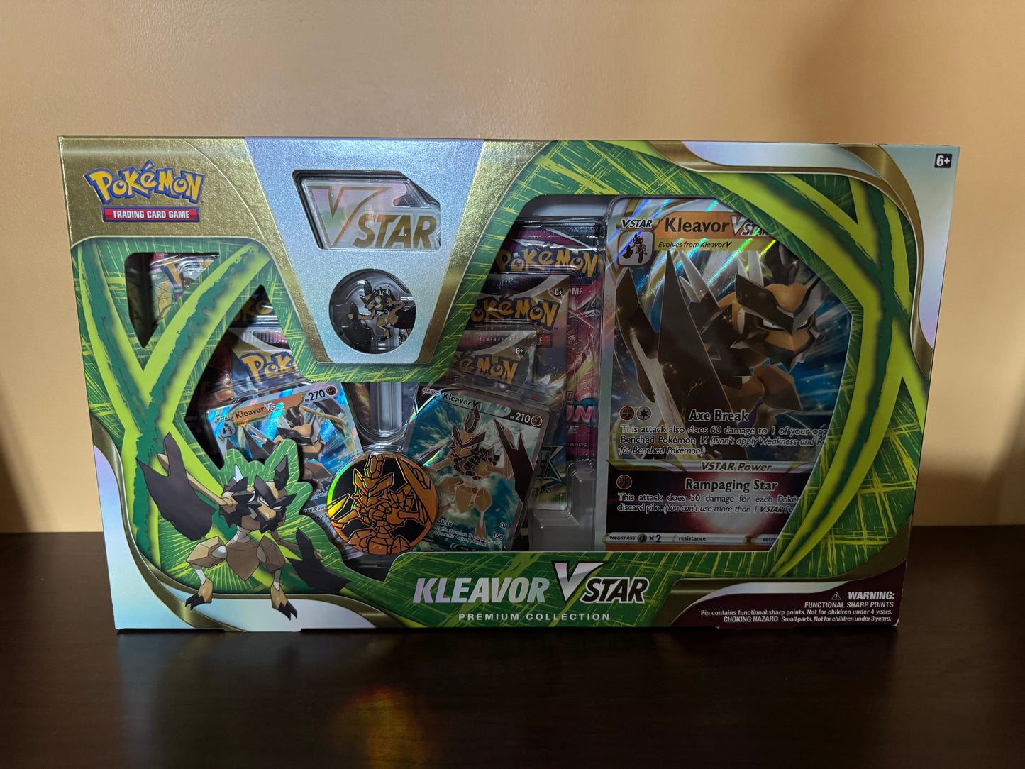 Pokémon TCG - Kleavor V-Star Premium Collection