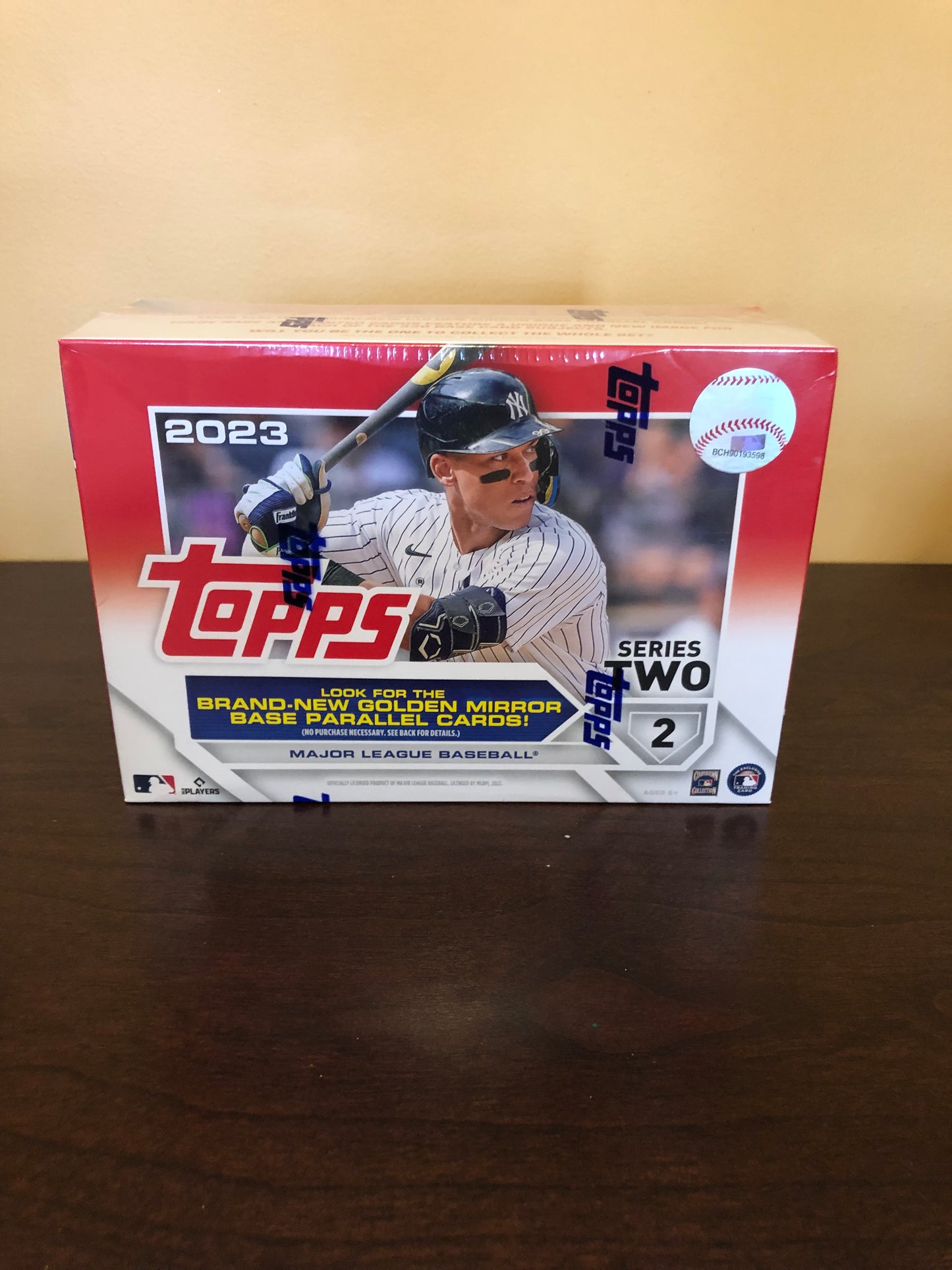 Topps 2023 Series 2 Giant Box